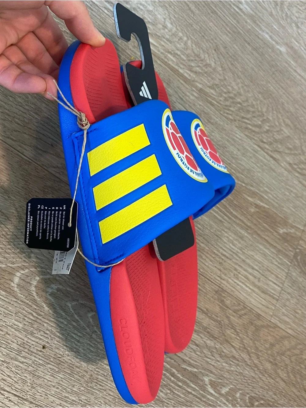 NWT Adidas comfort Seleccion Colombia slides